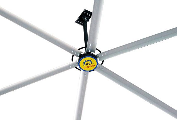 كيفية اختيار مروحة السقف الصناعية HVLS الصحيحة