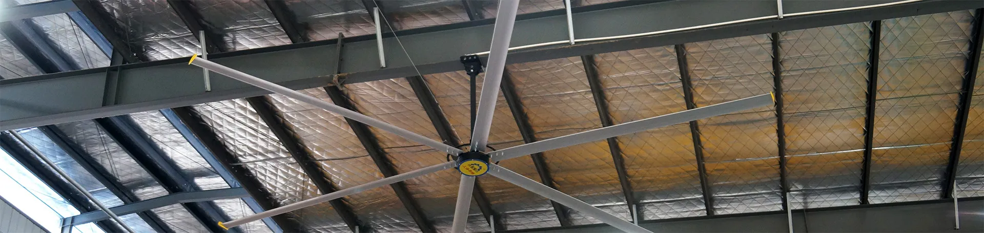مراوح سقفية صناعية عالية الحجم منخفضة السرعة (HVLS)